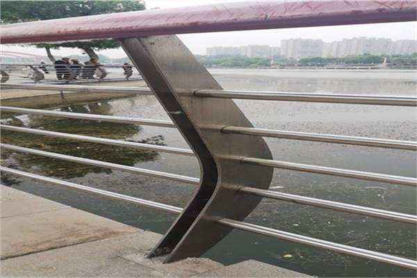 本周建筑桥梁护栏产量小幅下降