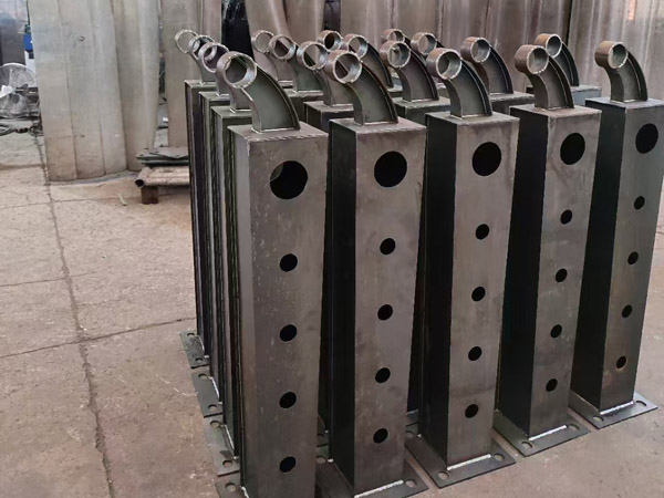 人行道栏杆需求尚有韧性